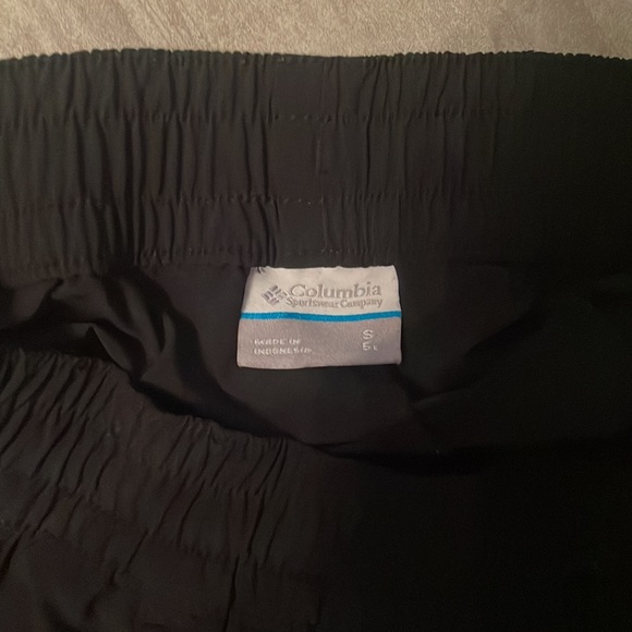 black shorts - Picture 3 of 3